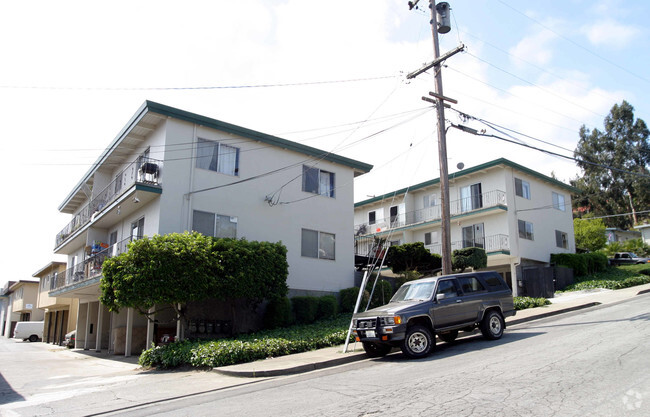 Building Photo - 969 E St Rental