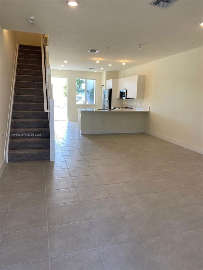 Photo - 10250 NW 66th St