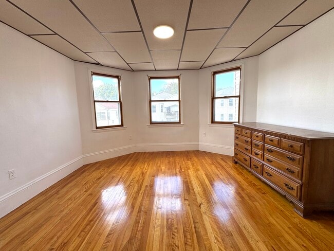 Photo - 16 Plantation St Unit Apt3