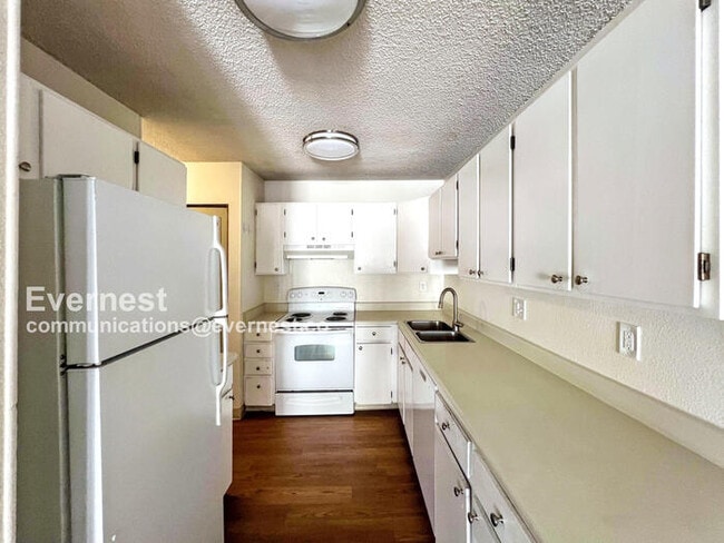 Photo - 1701 Cato Cir