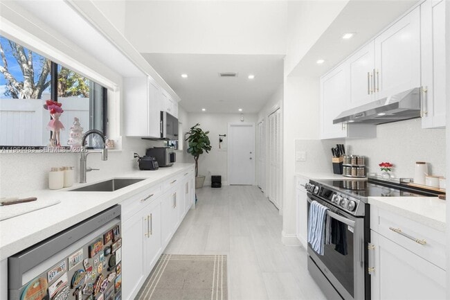 Photo - 501 NW 78th Way