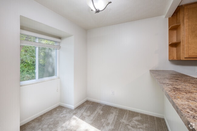 2372 Apt D - Pine Ridge