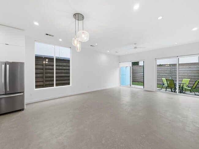 Photo - 4814 Manett St