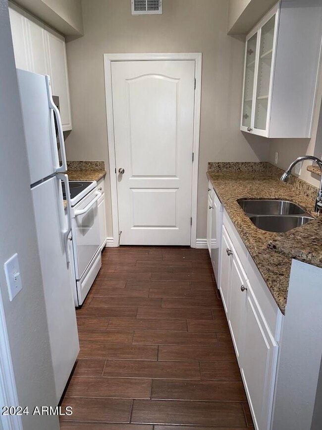 Photo - 1701 E Colter St Unit 172