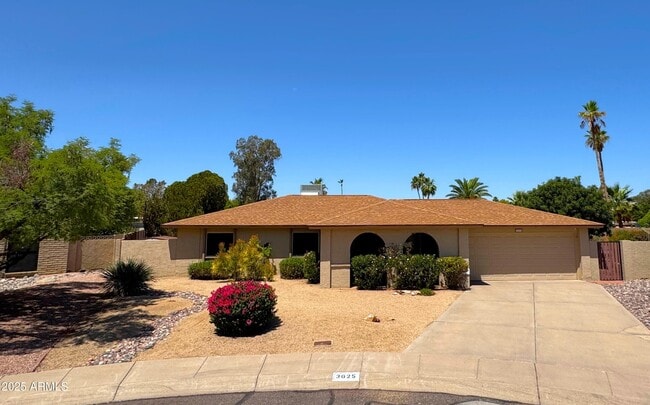 Photo - 3625 E Garden Dr House
