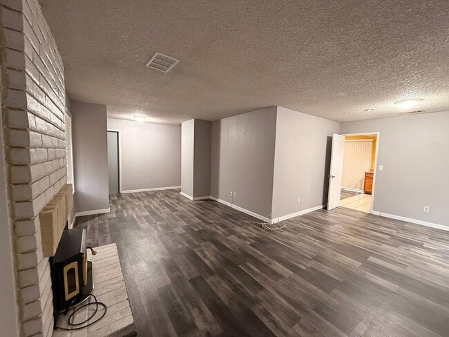 Photo - Beautiful 3 Bedroom Single-Family Home!