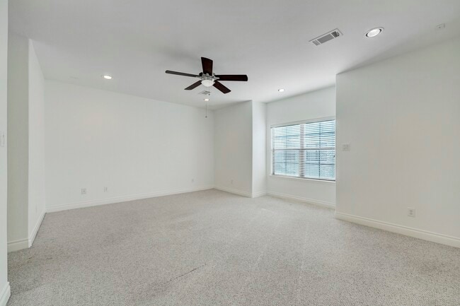 Building Photo - 7539 Highmeadow Dr