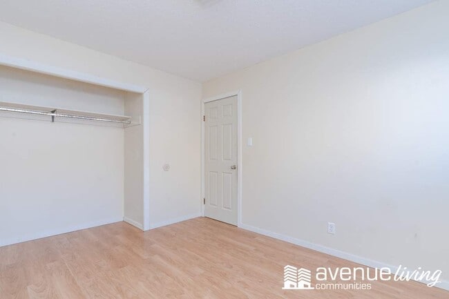 Photo - Thomas Manor