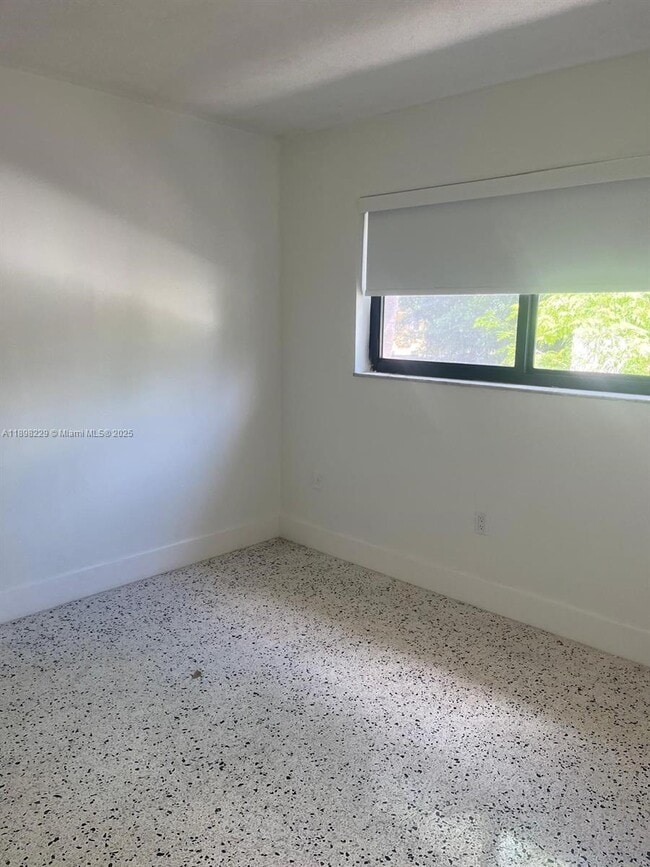 Photo - 1484 NW 15th Ave Unidad 8