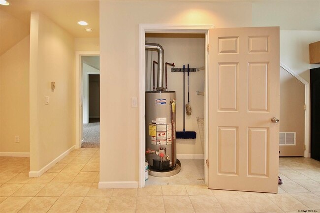 Photo - 7988 Mariaville Rd Unidad 2