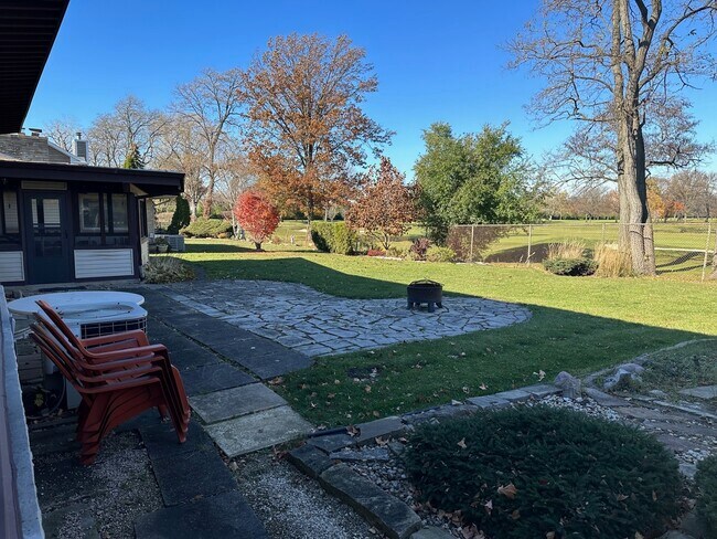 Photo - 1004 Hastings St