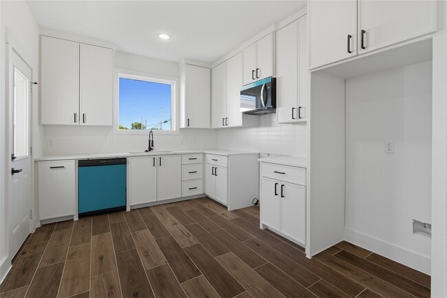 Building Photo - 135 S Virginia St