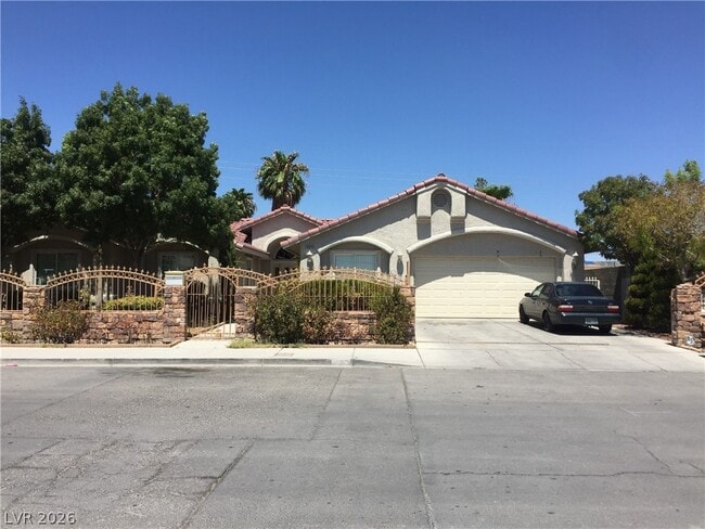 Building Photo - 4824 E Nevada Ave