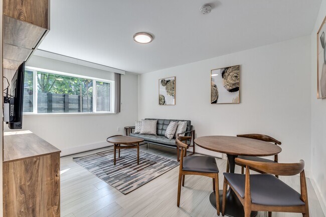 Photo - 1168 Pendrell St Unit 106