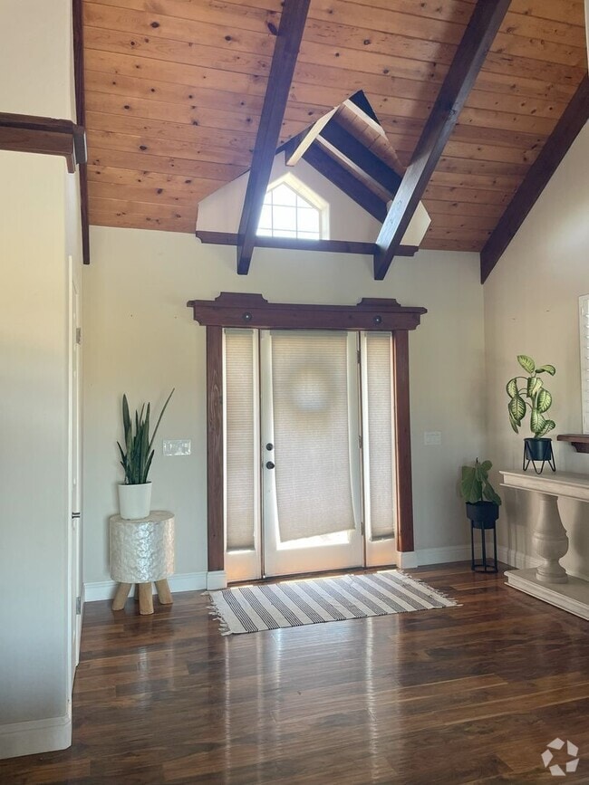 Building Photo - Beautiful 2 Bedrooms Plus Office, 3 Bathro... Rental