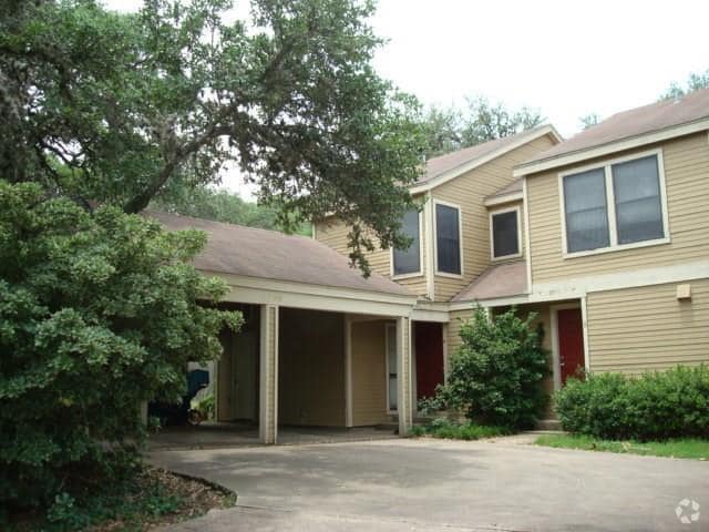 Building Photo - 1400 Matthews Ln Rental