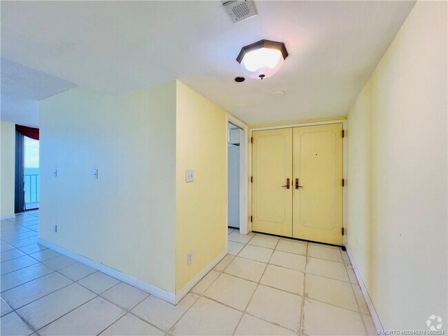 Building Photo - 8750 S Ocean Dr Unit 1635 Rental