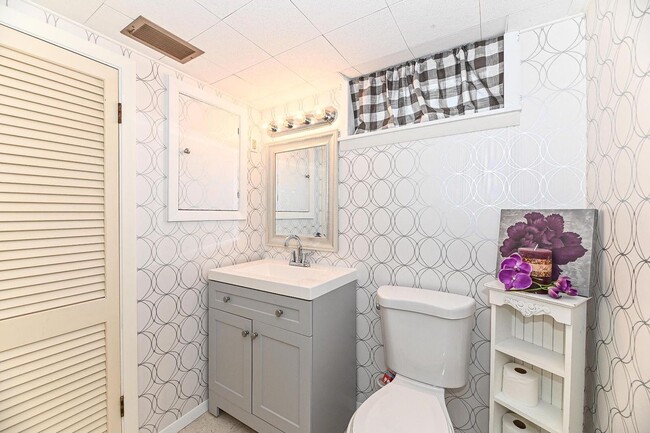 Photo - 1208 Montclair Dr