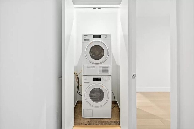 Photo - 383 Grand St Unidad 6k