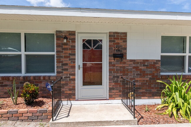Photo - 108 N Kentucky Ave