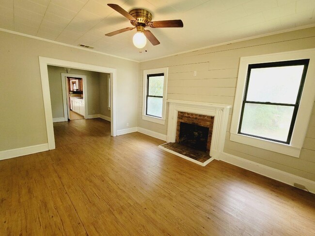 Photo - 526 N Adams St