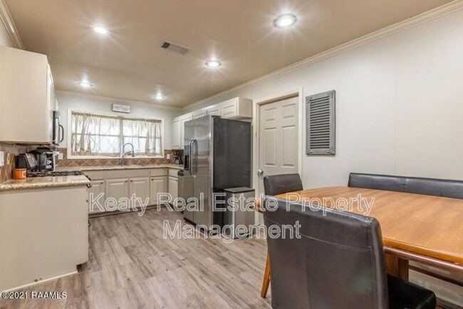 Photo - 214 Dover Dr