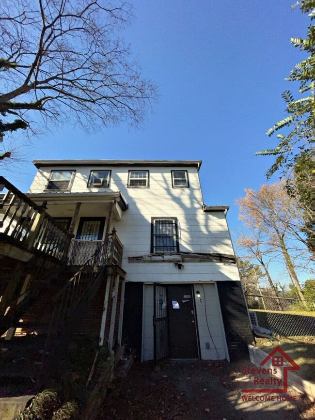 Photo - 3502 Lansing Ave