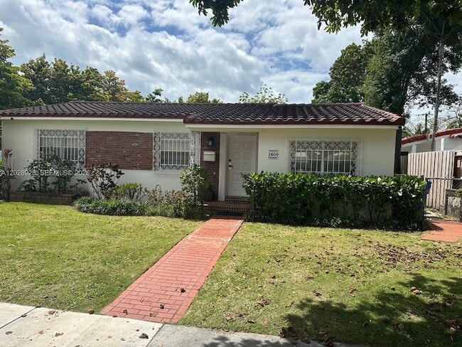 Photo - 3600 SW 26th St