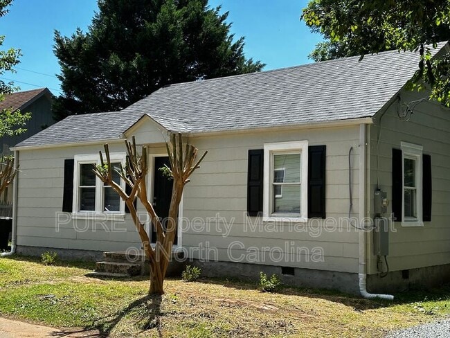 Photo - 603 Robbins St