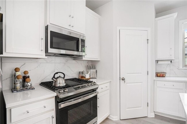 Photo - 1400 Ridgebend Way SE