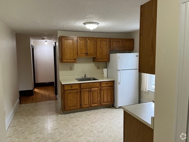 Building Photo - 953 Main St Unit 2 Rental