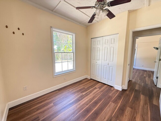 Photo - 3/2 Cottage Available! No deposit if qualified!