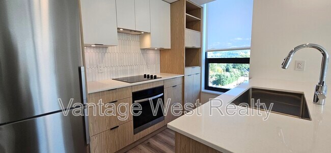 705-1488 Bertram St