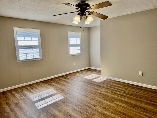 Photo - 2 bed 1 1/2 bath condo