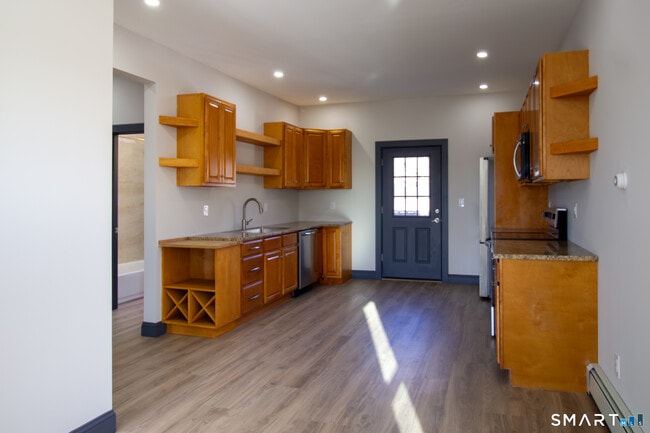 Photo - 133 North St Unit 2