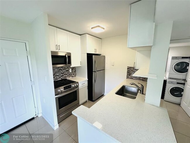 Photo - 1179 Benoist Farms Rd Unidad 102 Rental