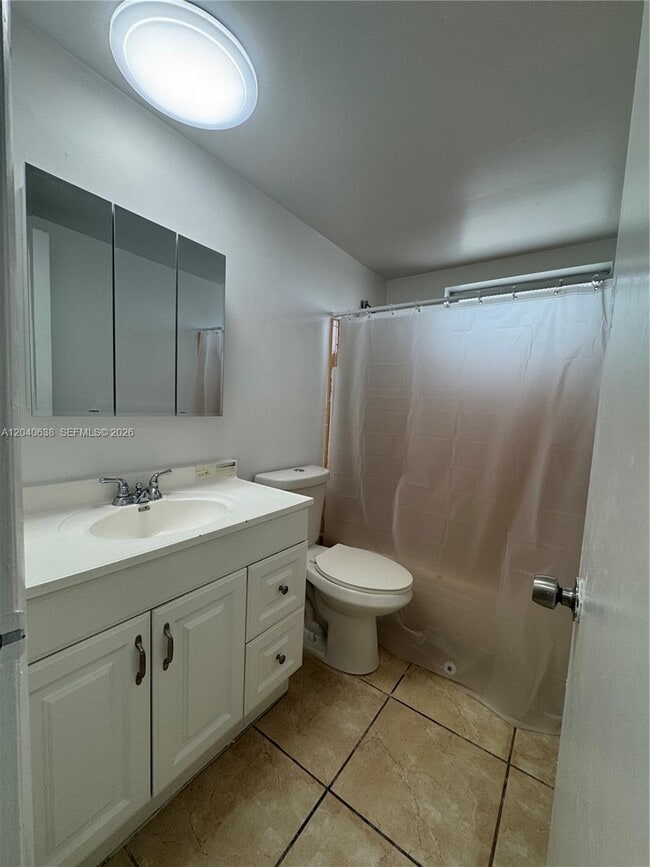 Photo - 1600 NE 114th St Unidad 204