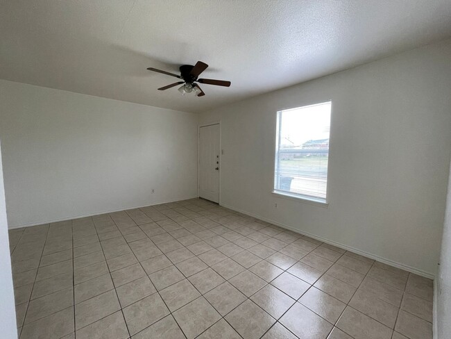 Photo - 1712 Benttree Dr Unidad A