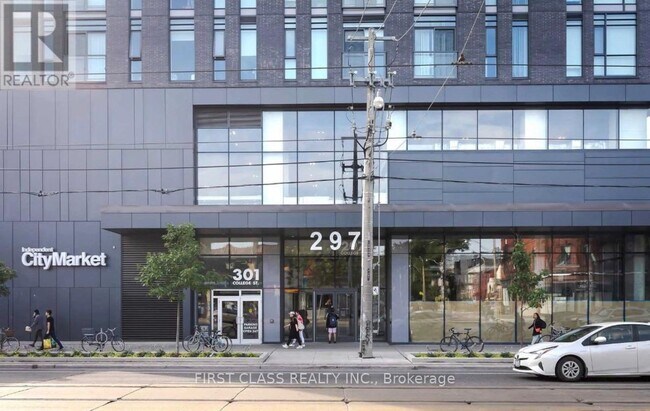 Photo - 297 College St Unit 623