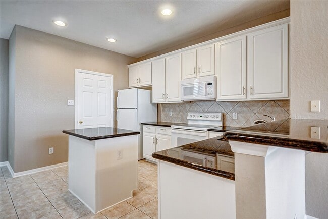 Photo - 2022 Ridge Wood Ln