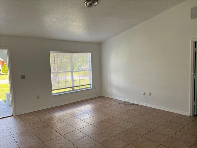 Photo - 270 Chadworth Dr