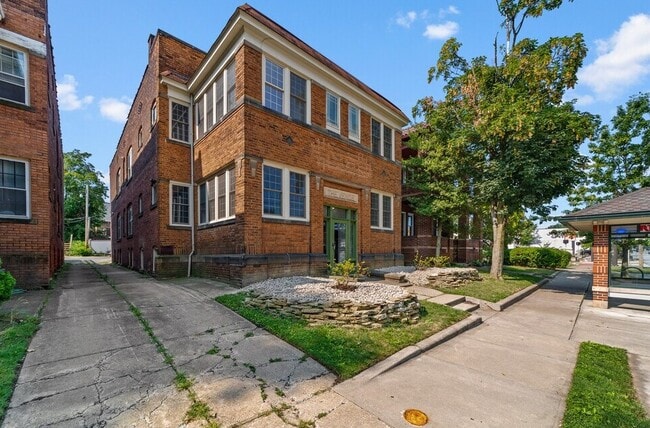 Building Photo - 11427 Clifton Blvd
