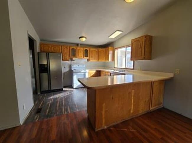 Building Photo - Whitefish Stage Pet Friendly Three Bedroom! Rental