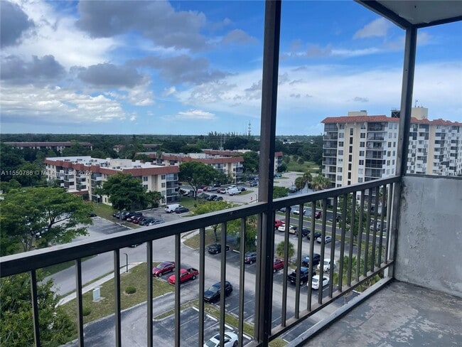 Photo - 4174 Inverrary Dr Unit GREAT 2 BEDROOM