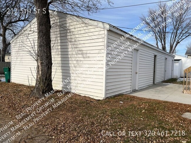 217 5th St S Unit 2