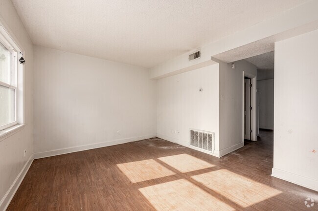 2BR, 1BA - 830SF - Living Room - Twin Hills