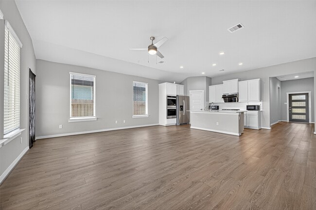 Photo - 28611 Hannahs Harbor Ln