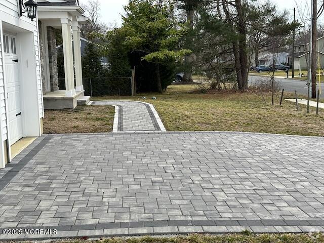 Building Photo - 2019 Oakhurst Pkwy Rental