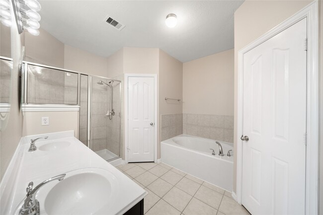 Photo - 24503 Lakecrest Bend Dr