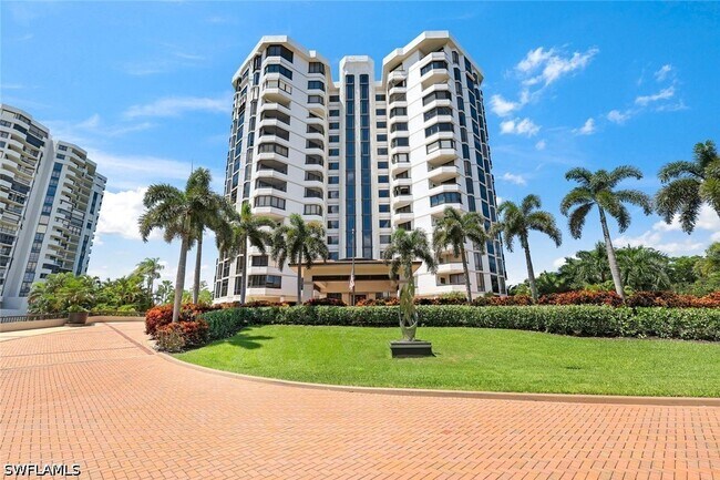 Building Photo - 6075 Pelican Bay Blvd Unit 1101